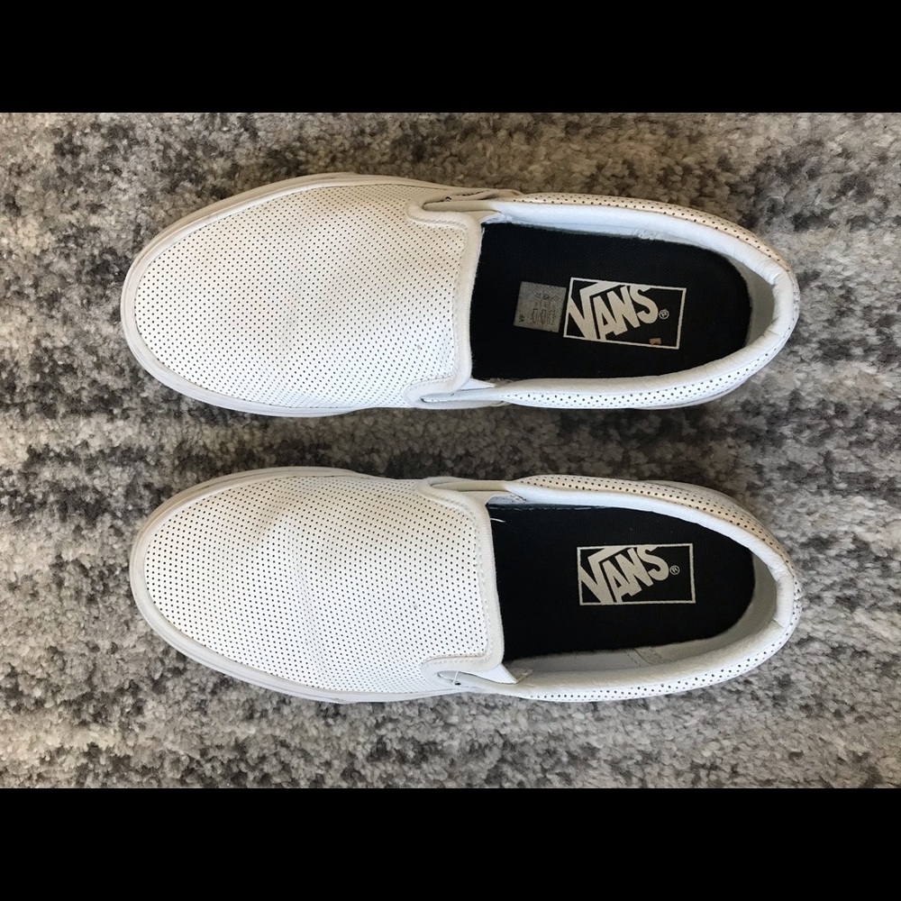 EUC women’s white vans size 9